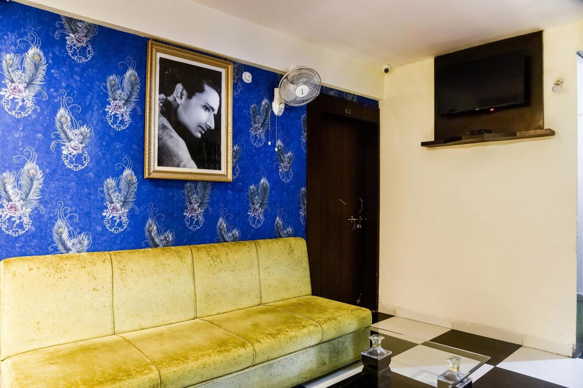 Hotel O Radhika Palace Бопал Екстериор снимка